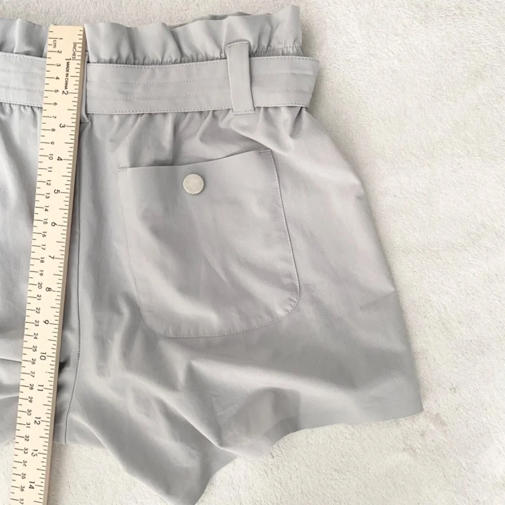 Athleta Skyline Paper Bag Belted Shorts Womens 6 Gray‎